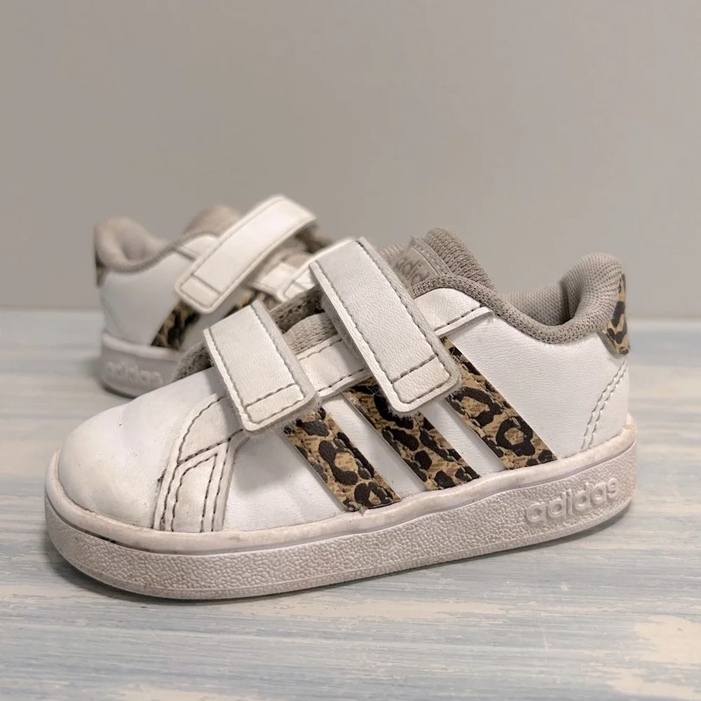 Adidas grand court animal print 3 stripe sneakers Velcro close size 5